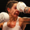 Необычный нокаут в женском боксе: непобежденная чемпионка «заснула» от удара, стоя на ногах