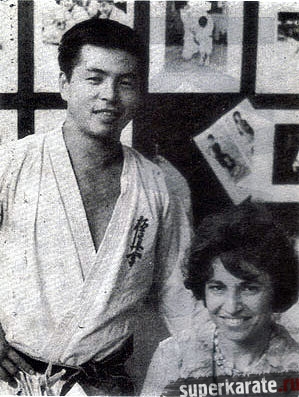 Тадаши Накамура и Беатрис Янг (первая женщина бранч-чиф киокушина)