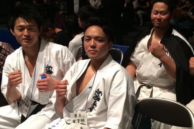 Участники первого всеяпонского Чемпионата по контактному каратэ