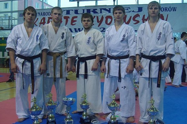 Россияне призеры молодежного турнира по каратэ киокушинкай в Польше