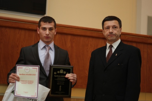 Шаматава Гига получил награду из рук шихана Александра Алымова