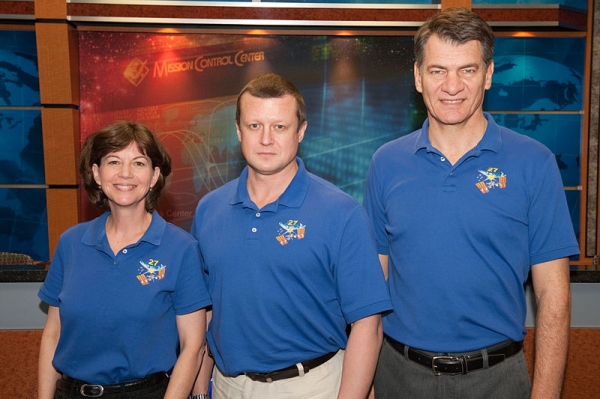 Экипаж космического корабля Союз ТМА-20 - Кэтрин Колман, Дмитрий Кондратьев и Паоло Несполи