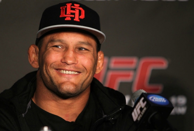 http://superkarate.ru/uploads/posts/2012-03/1332778530_2603-dan-henderson.jpg