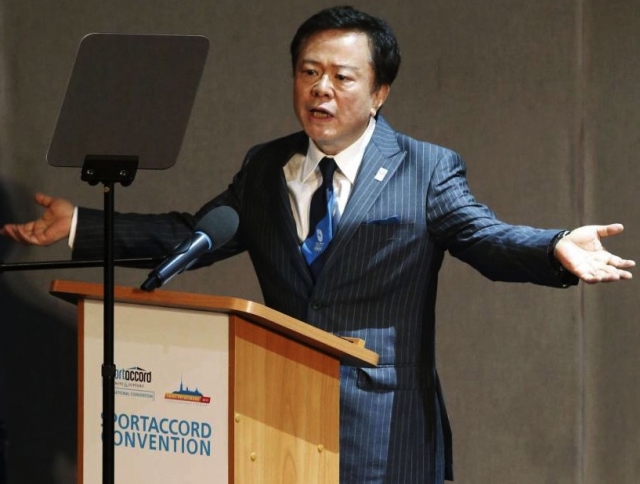 Губернатор Токио Наоки Иносу разбирается не только в политике, но и в каратэ