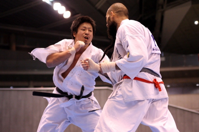 Кёхэй Аджима в финале с Алехандро Новарро