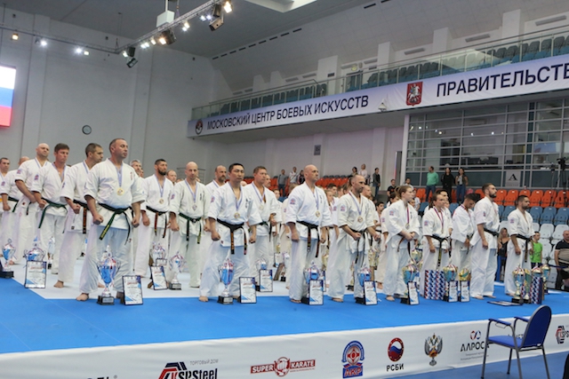 Фотографии награждения победителей и призёров Всероссийских соревнований АКР по киокусинкай
