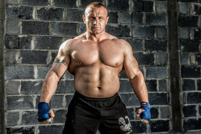 Бывший обладатель титула World’s Strongest Man Мариуш Пудзяновский возвращается в ММА
