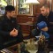 Рамзан Кадыров получил от Лечи Курбанова победные перчатки