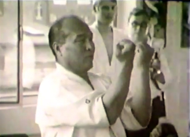 [Видео] Первоначальный киокушин от Масутацу Ояма  (1971)