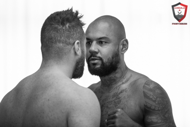 Каховская метро станциясындағы жезөкше