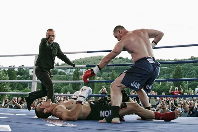 Ян Сокуп вернулся в ринг тремя нокаутами в первом раунде