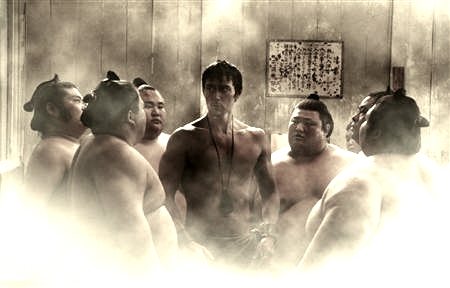 Масутацу Ояма.  «Индивидуальная "гимнастика сумо" в бане»