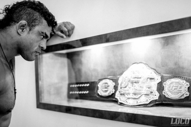 Витор Белфорт отказался от боя против Лиото Мачида на UFC 184