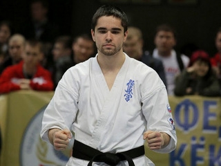 Артем Назаретян