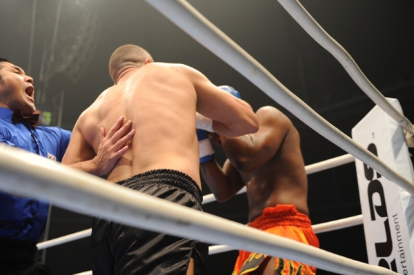 Gokhan Saki vs. Freddy Kemayo