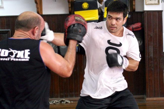 Лиото Мачида все еще ждет следующий бой в UFC