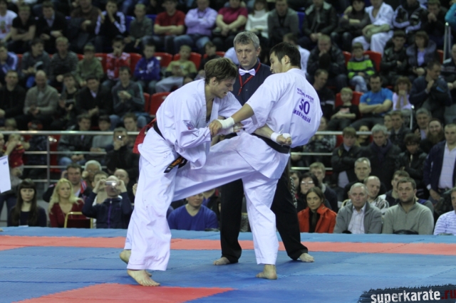 Дармен Садвокасов в бою