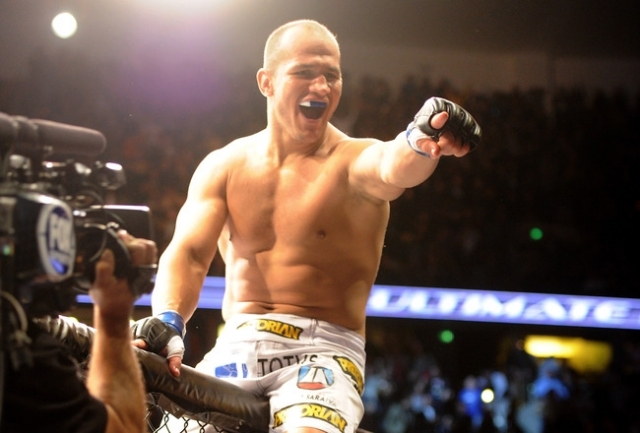 Видео боев UFC 146: Dos Santos vs. Mir