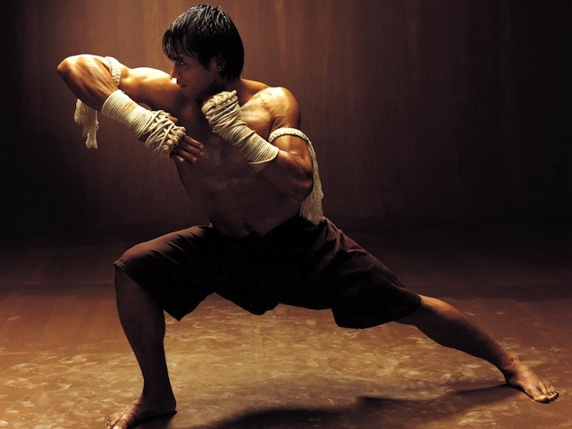 Настоящий тайский бокс или «моментальная отключка». Видео