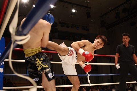 Юзо Сузуки победил Такеши Ватанабе на турнире Krush.61