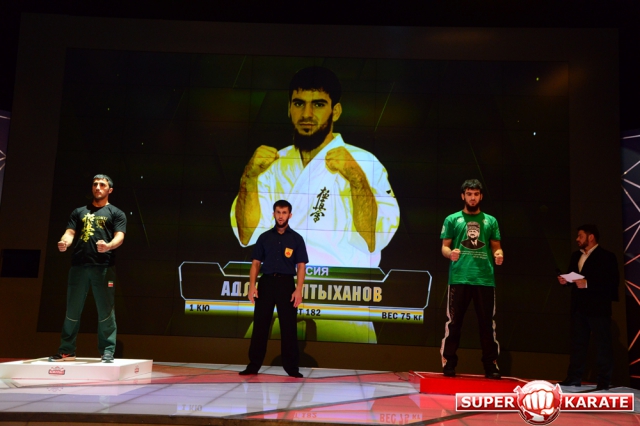 Фоторепортаж с церемонии взвешивания бойцов матчевой встречи сборных Чеченской Республики и Ирана