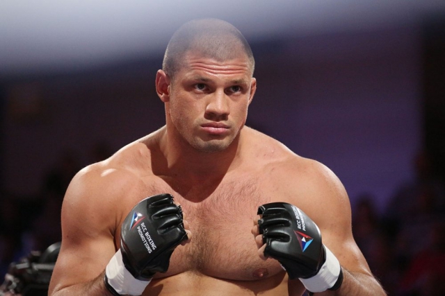 Иван Штырков выбыл из поединка на турнире UFC в Санкт-Петербурге