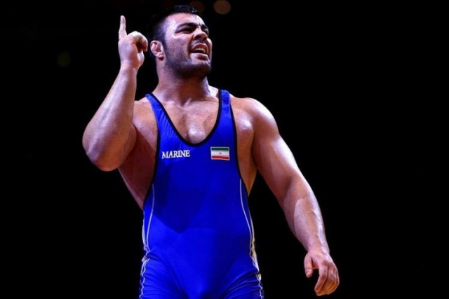 Дисквалифицированный за стероиды иранский чемпион мира по греко-римской борьбе подписан в UFC