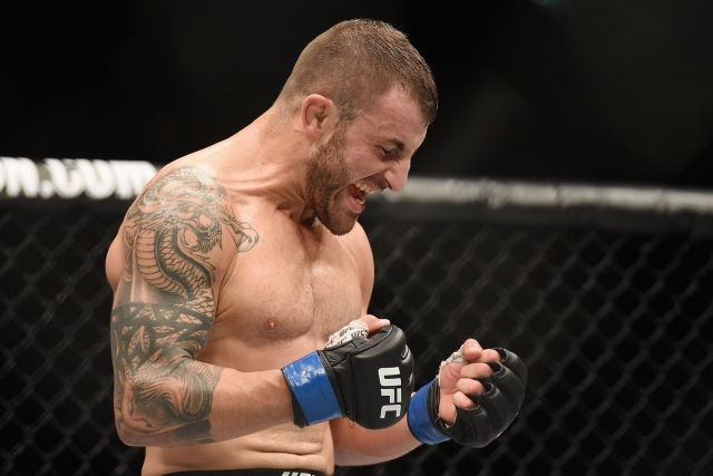 Запасной боец главного события турнира UFC 240 сделал вес после 38 часов путешествия из Новой Зеландии в Канаду