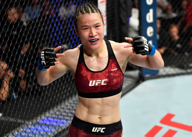 Чжан Вейли стала чемпионкой UFC в весе соломинки