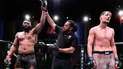 Кёртис Блейдес одержал тяжёлую победу над Александром Волковым на турнире UFC on ESPN 11