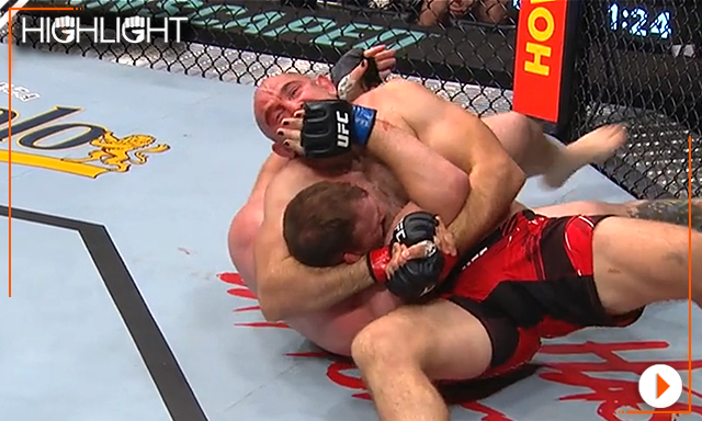 Олейник победил американца Вандераа на UFC 273