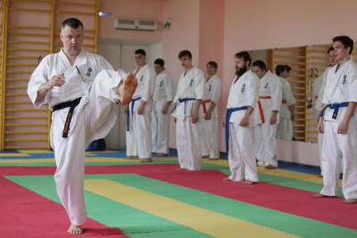 В Хабаровске прошли тренировки и кю-тест под руководством шихана Александра Ипатова