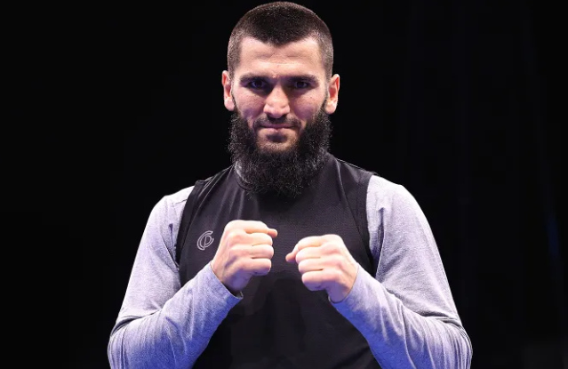 "Я слишком молод для этого". Бетербиев – о бое с Джейком Полом