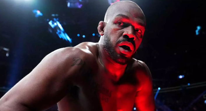 Джон Джонс сбежал с интервью после вопроса об Аспиналле