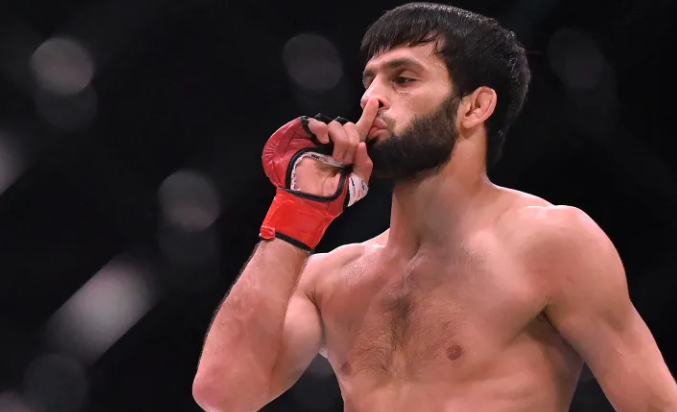 ВИДЕО: Гаджи Рабаданов нокаутировал Кевина Ли и вышел в финал Гран-при PFL