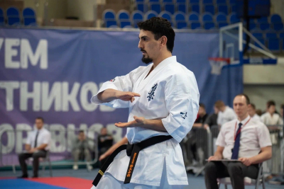 Киокушиновец Тимур Умаров нокаутировал Никиту Логинова на профессиональном турнире Fight Nights