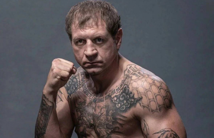 Александр Емельяненко готов выйти на трехраундовый боксерский бой за миллион рублей