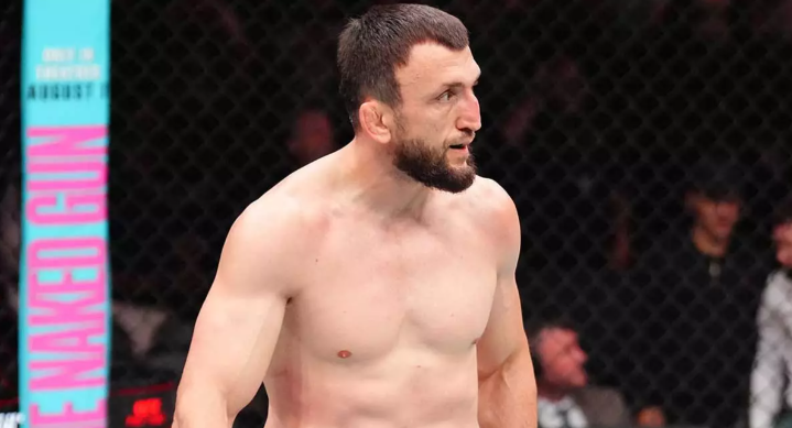 Салихов нокаутировал Леала и бросил вызов каратисту из США