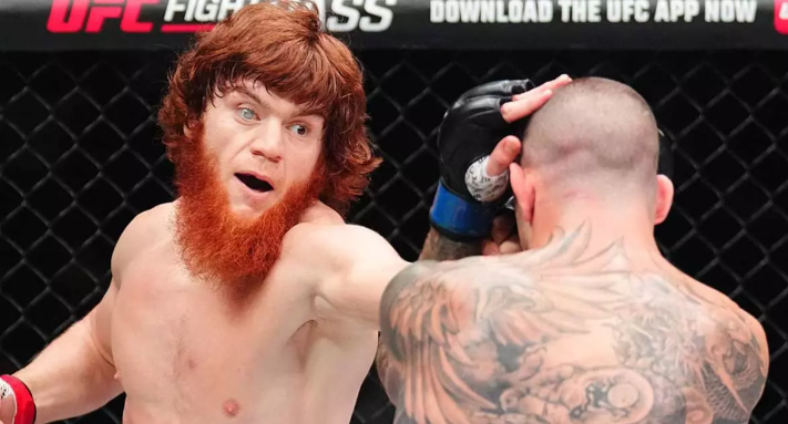 Шара Буллет победил Марка-Андре Баррио на турнире UFC в Абу-Даби