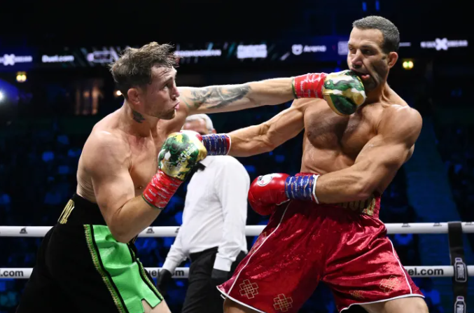 Даррен Тилл отправил Люка Рокхолда в брутальный нокаут (ВИДЕО)