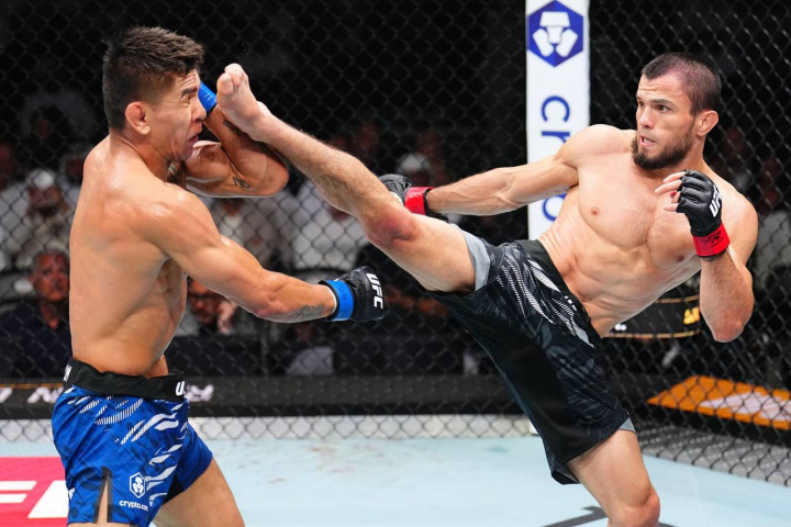 Умар Нурмагомедов уверенно побеждает Марио Баутисту