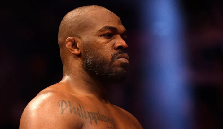 Джон Джонс высказался о своей "нетрадиционной мотивации" на следующий бой после отказа от $30 млн