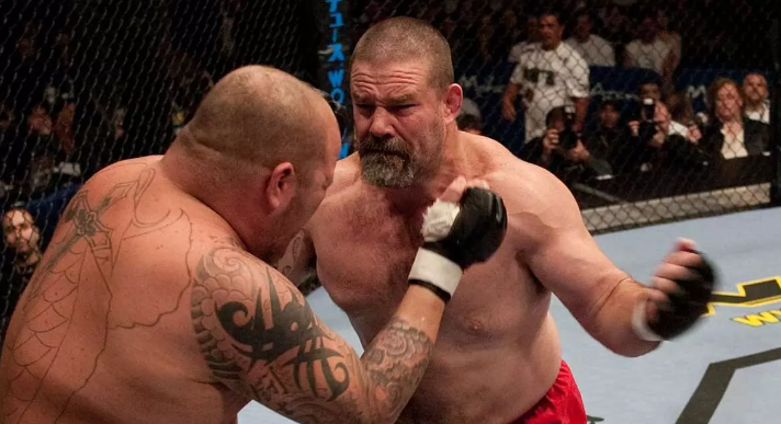 Танк Эбботт мог бы и сегодня вырубить кучу тяжей UFC – мнение Джо Рогана