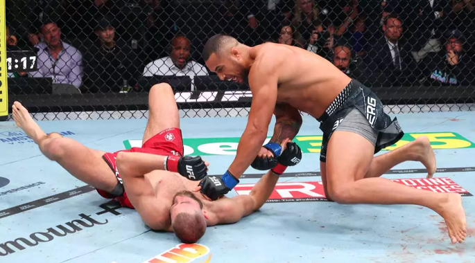 Улберг нокаутировал Прохазку и стал чемпионом UFC