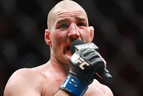 "Достану пистолет и пристрелю". Стрикленд предупредил Чимаева перед боем