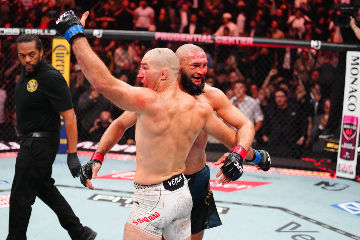 Чимаев потерпел первое поражение в карьере, утратив титул UFC