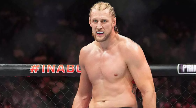 Босс UFC гарантировал Александру Волкову титульный бой